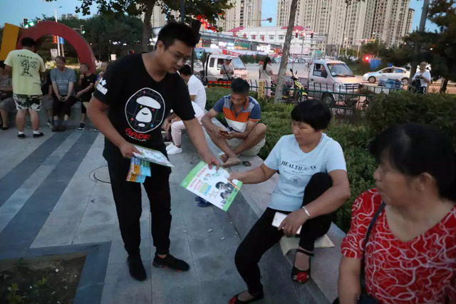 百場(chǎng)電影進(jìn)社區(qū)