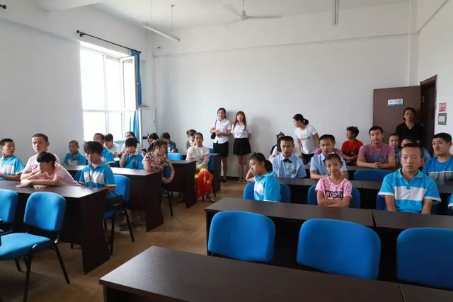 乾港關(guān)愛(ài)兒童 乾港關(guān)愛(ài)兒童