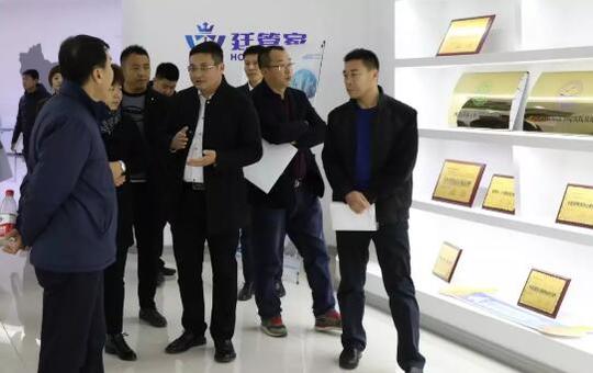 青年企業(yè)家參觀乾港集團(tuán) 青年企業(yè)家參觀乾港集團(tuán)